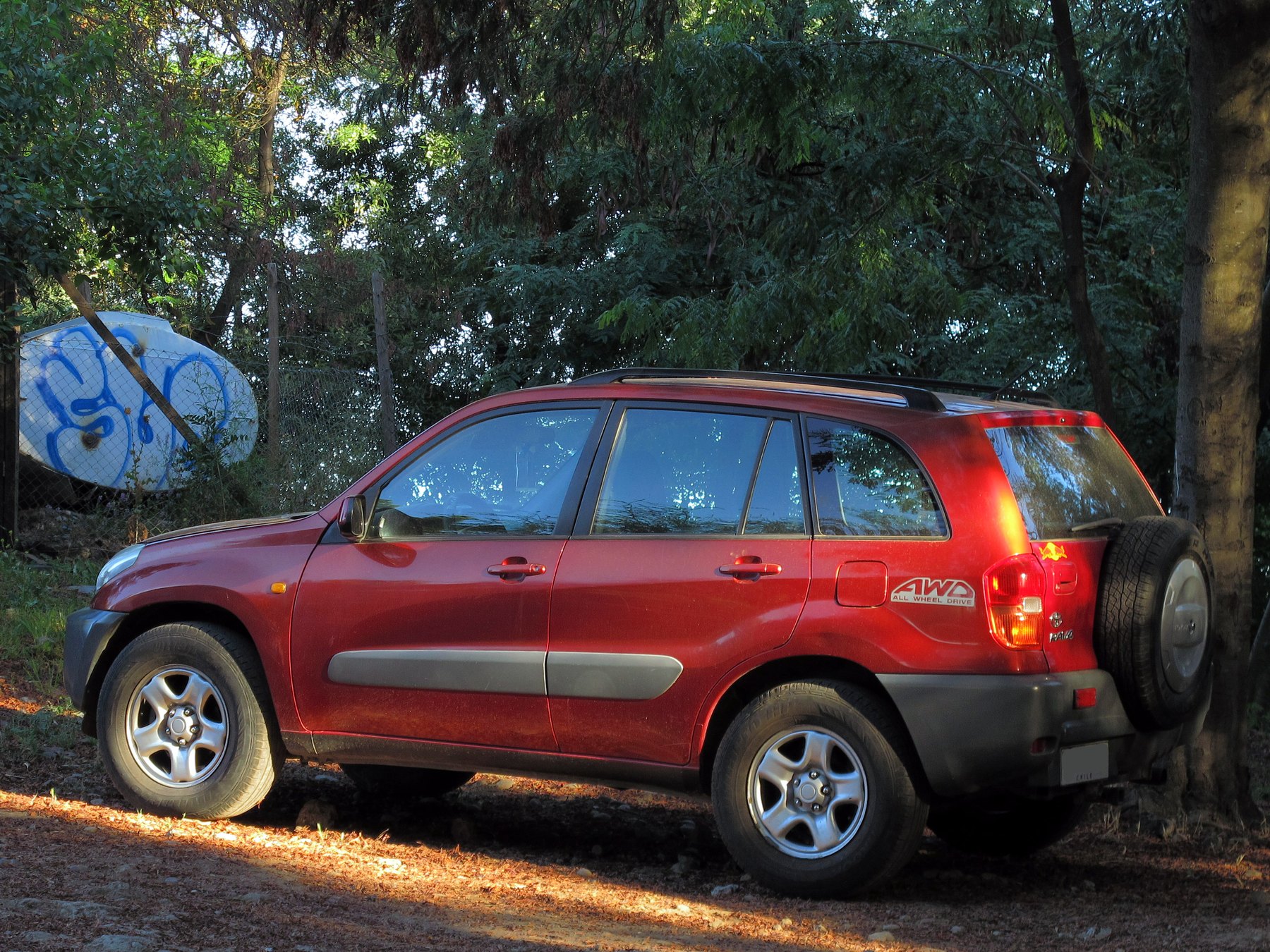 2002 Toyota RAV4 2.0 Advantage gövde görünümü