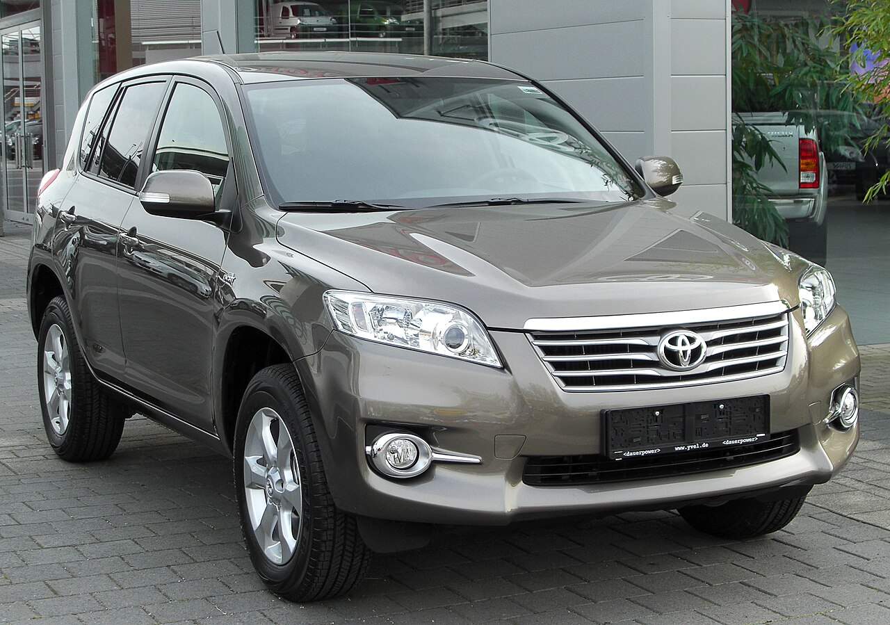 2010 Toyota RAV4 XA30 makyajlı ön görünüm