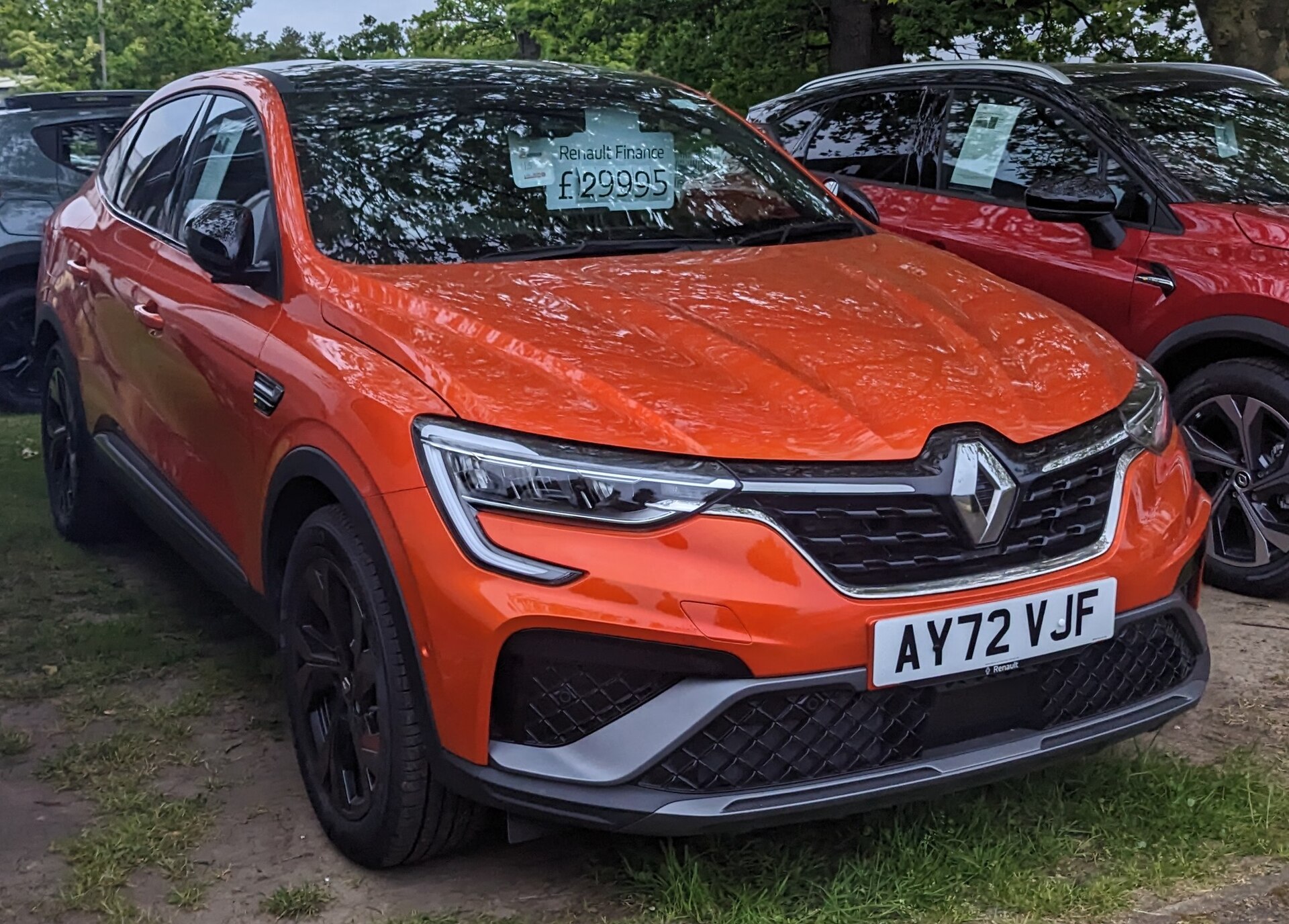 Renault Arkana RS Line E-Tech hibrit arka ve yan görünüm