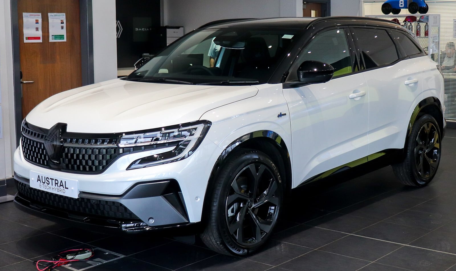 Renault Austral Techno Esprit Alpine ön görünüm