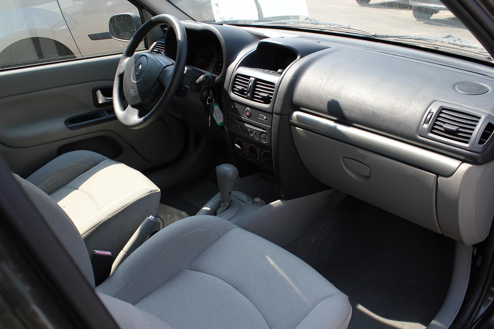 Renault Clio II Phase 2 iç mekân