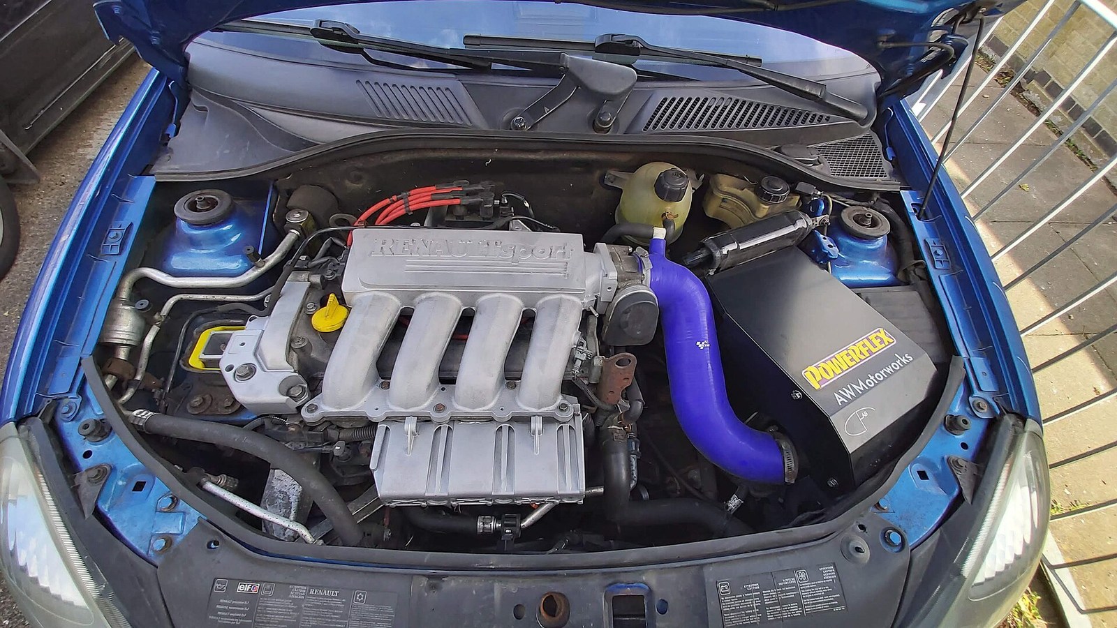 Renault Clio RS 182 motor bölmesi