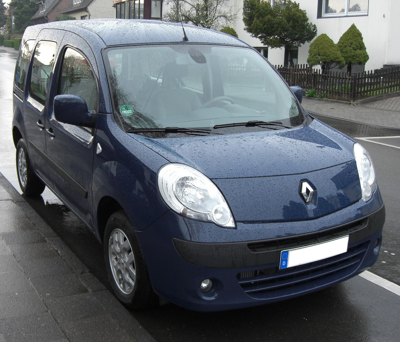Renault Kangoo II Alım Rehberi: 1.5 dCi, EDC ve Ticari Geçmiş kapak görseli