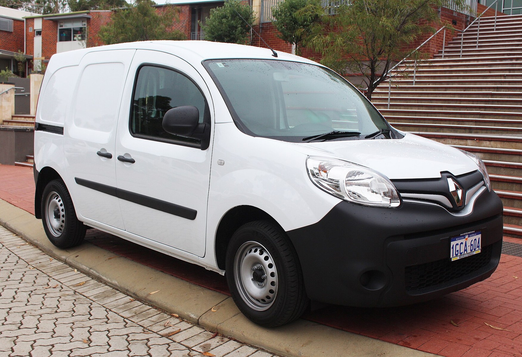 Makyajlı Renault Kangoo II panelvan