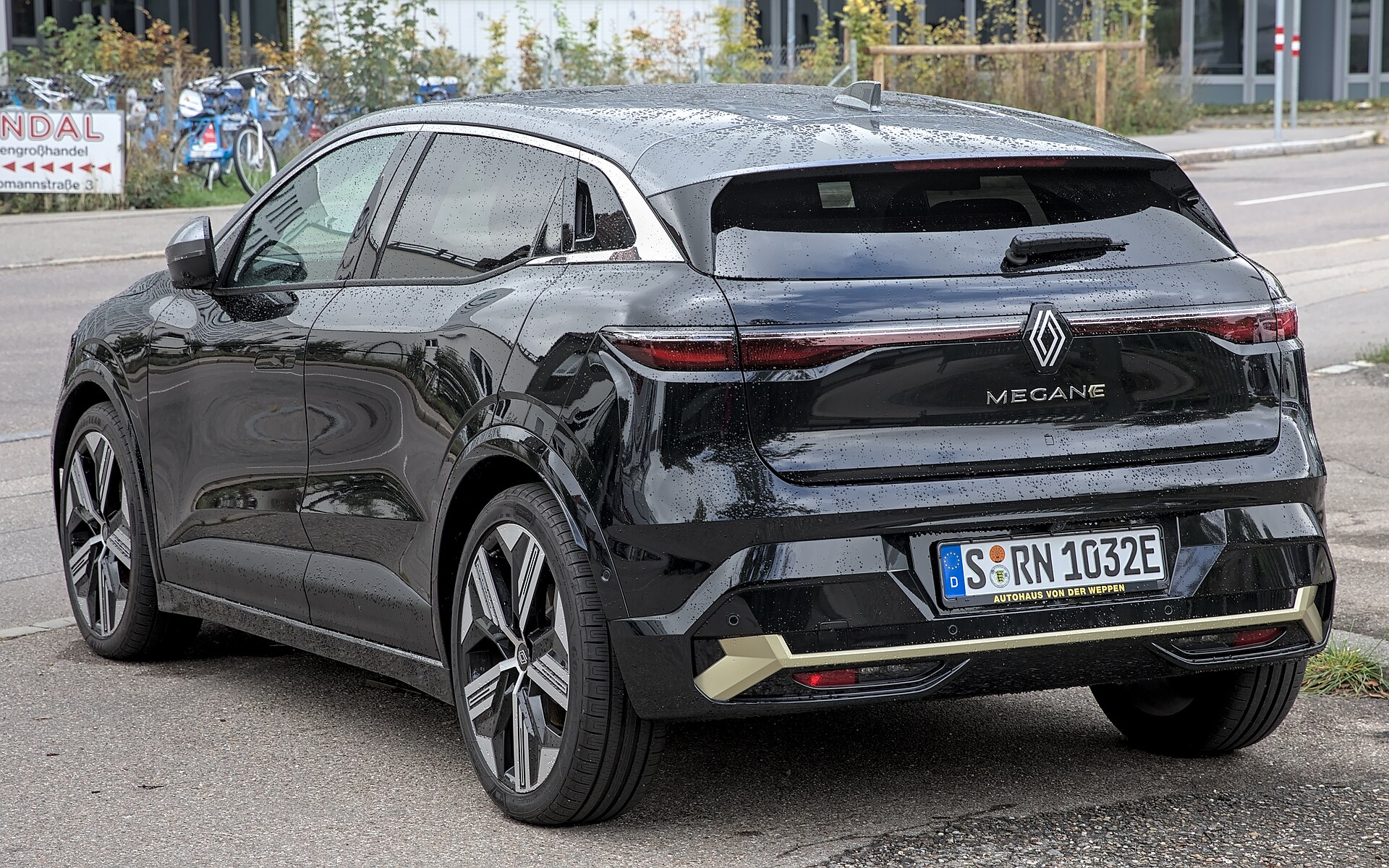 Siyah Renault Megane E-Tech Electric
