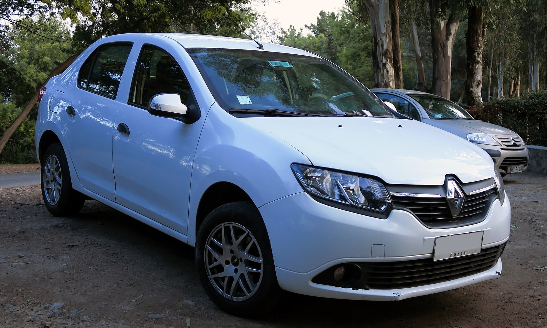 Renault Symbol III yan görünüm ve gövde kontrol noktaları