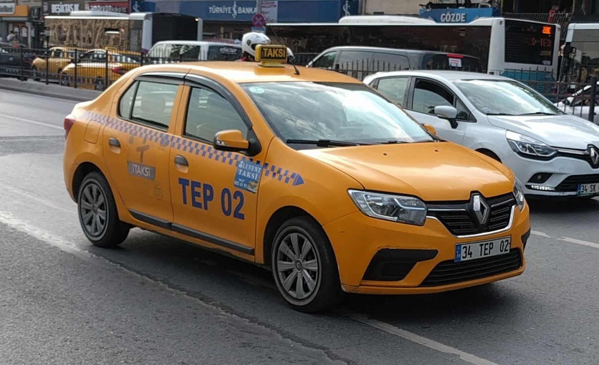 Türkiye’de ticari taksi olarak kullanılan Renault Symbol III