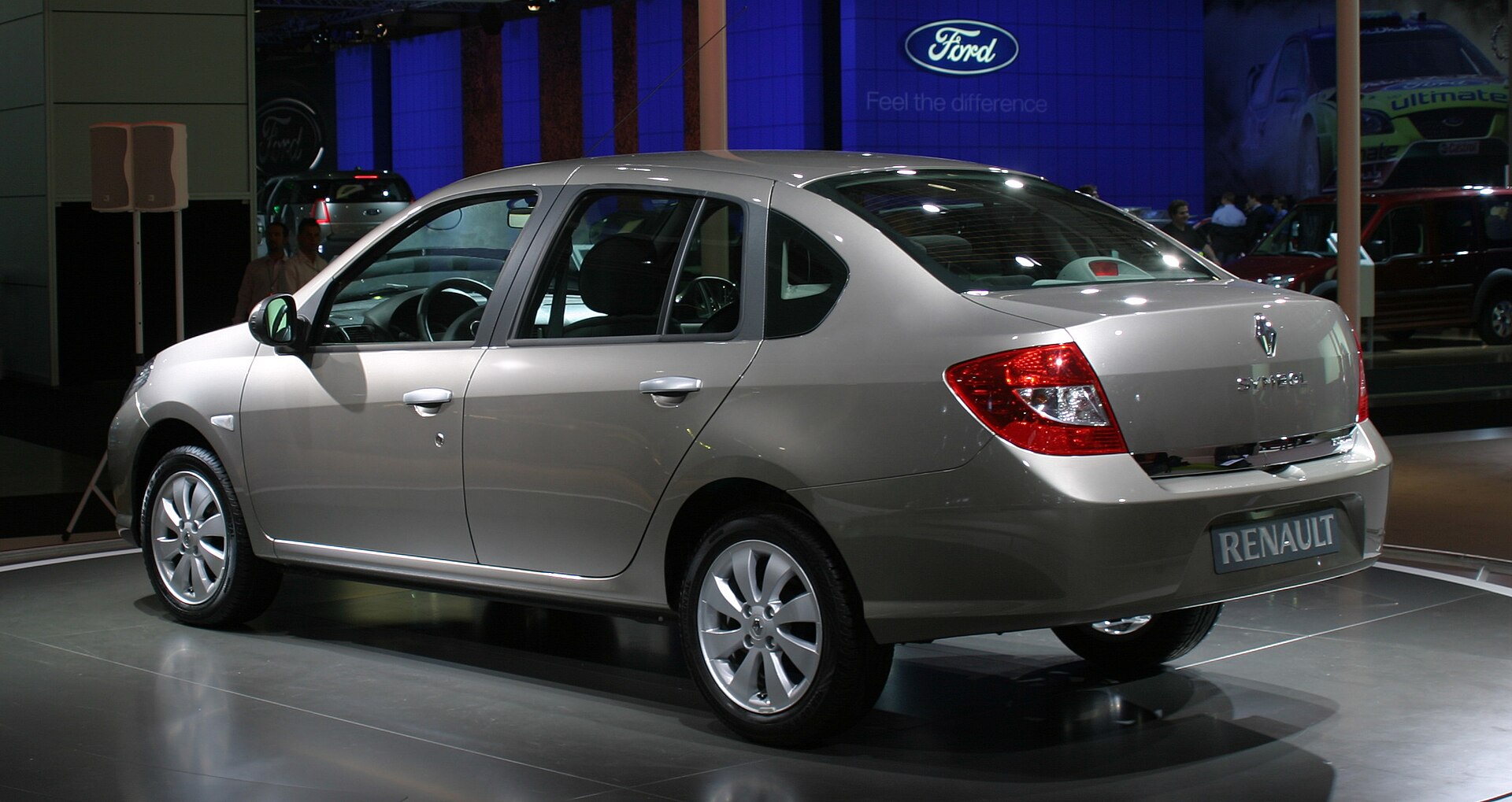 Renault Symbol II arka tasarımı 2008 tanıtımı