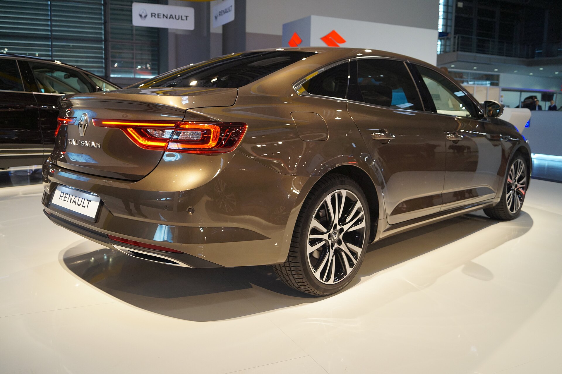Renault Talisman arka tasarımı