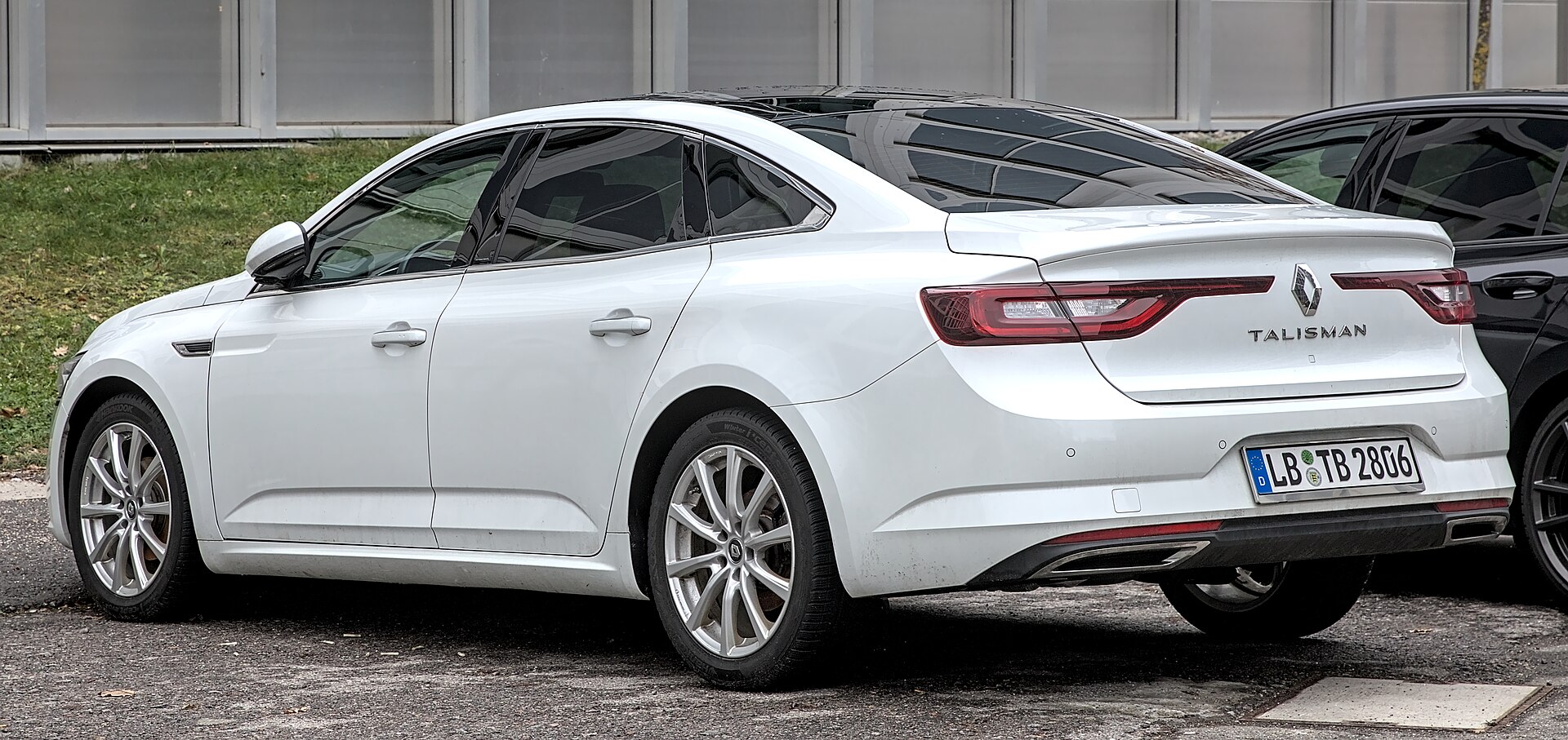 Renault Talisman arka üç çeyrek görünüm