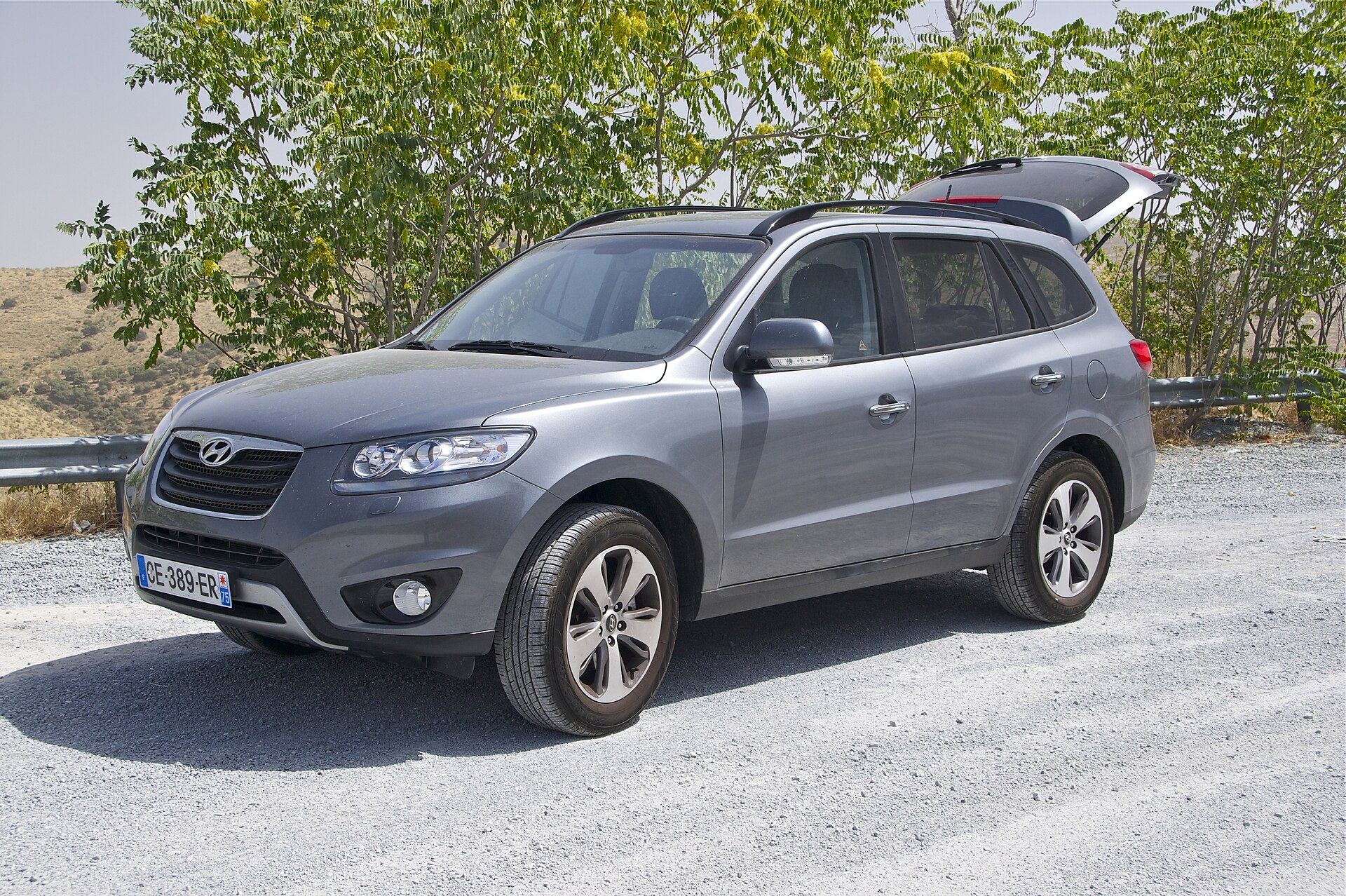 Hyundai Santa Fe DM önden üç çeyrek görünüm