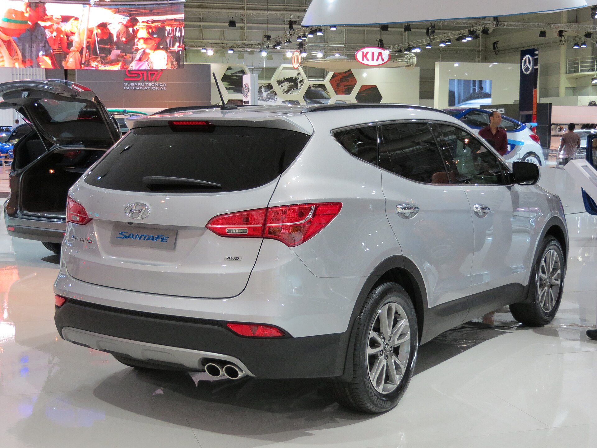 Hyundai Santa Fe DM ön bölüm ve motor kaputu