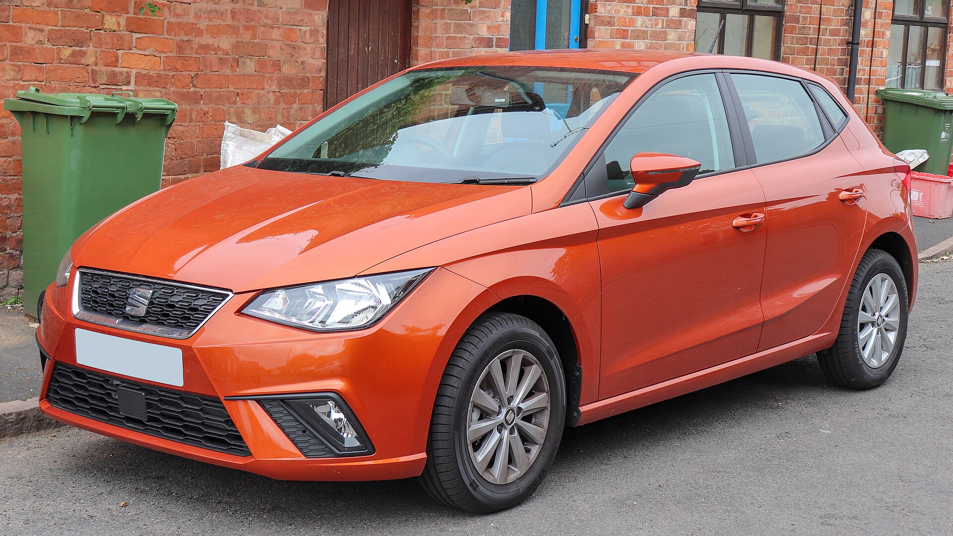 2018 SEAT Ibiza beşinci nesil önden ve yandan görünüm