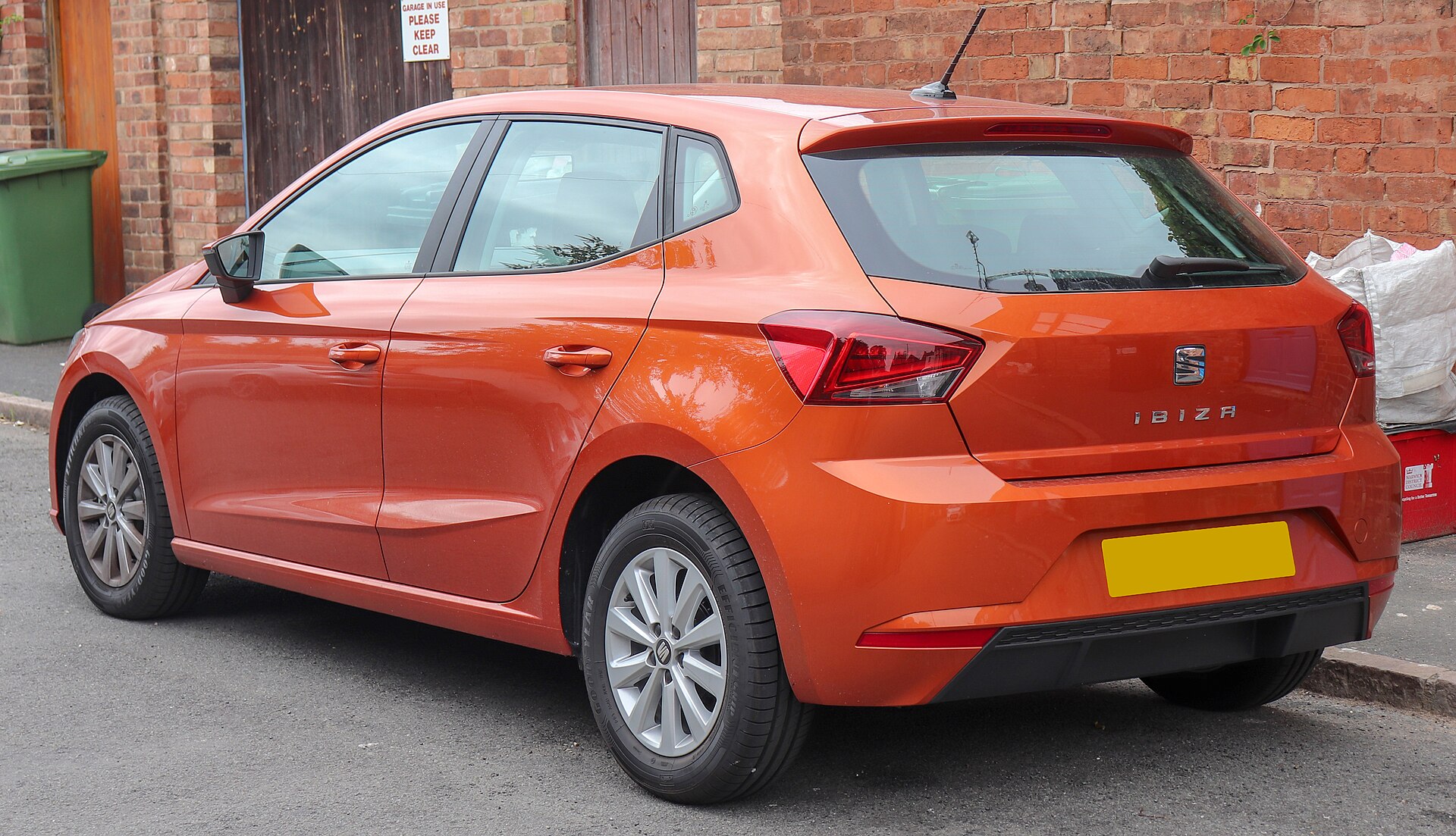 Beşinci nesil SEAT Ibiza arka tasarım ve bagaj kapağı