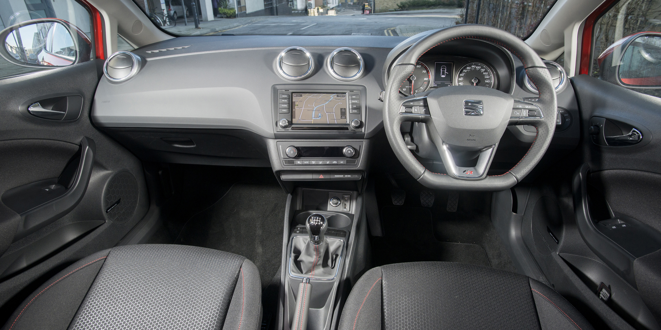 Seat-Ibiza-interior-5.jpg