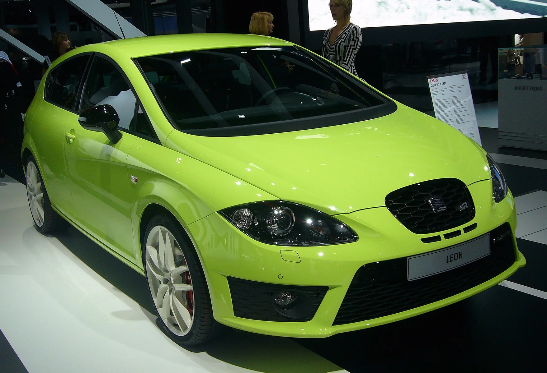 Yeşil SEAT Leon Cupra R 1P önden görünüm