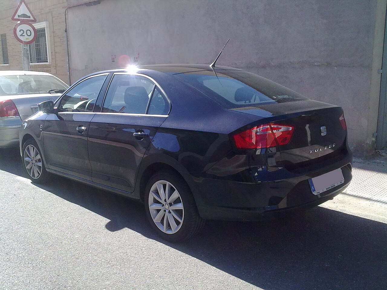 SEAT Toledo IV Reference dış görünüşü, arka üç çeyrek açı