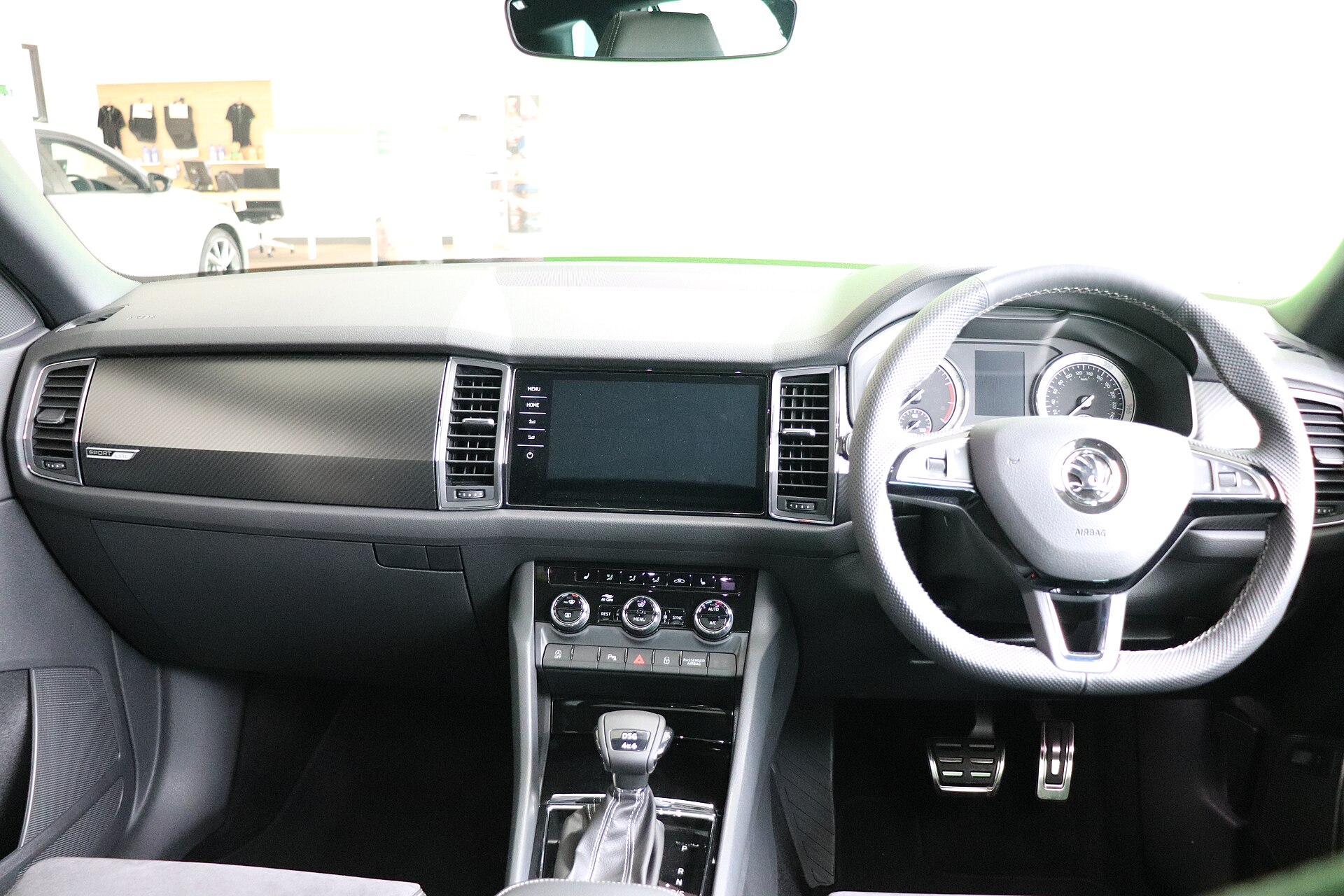 Birinci nesil Skoda Kodiaq DSG ve 4x4 kumandalı iç mekân