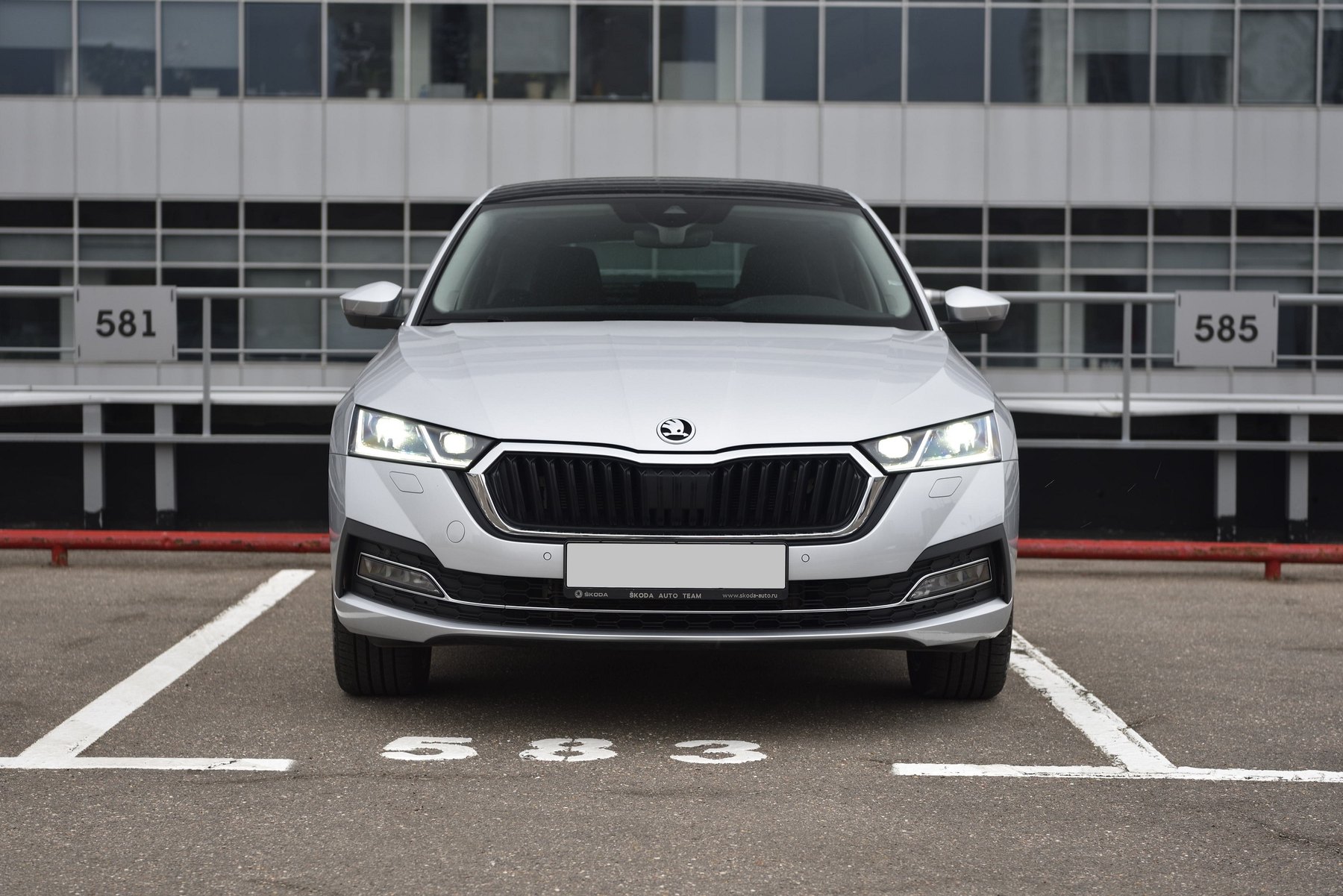 Škoda Octavia A8 arka görünüm