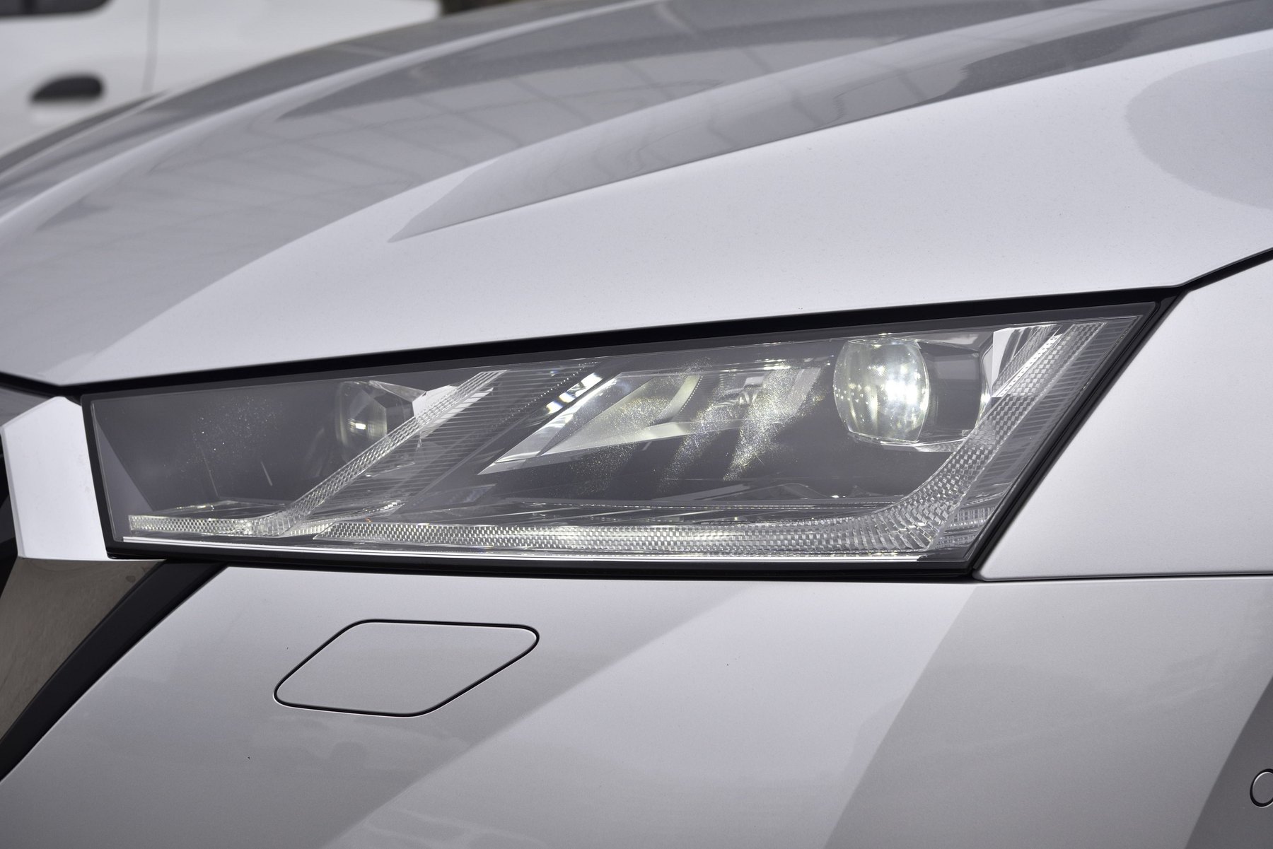 Škoda Octavia A8 far detayı