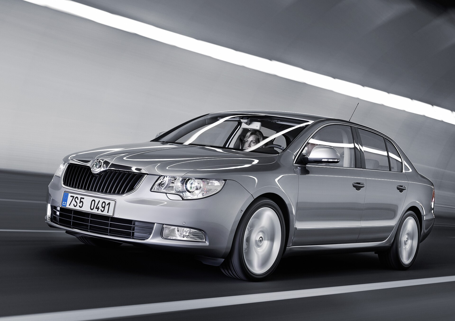 Škoda Superb II ön üç çeyrek görünümü