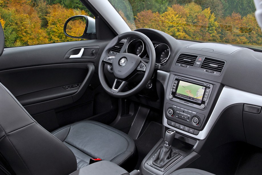 Škoda Yeti iç mekânı ve DSG vites kolu