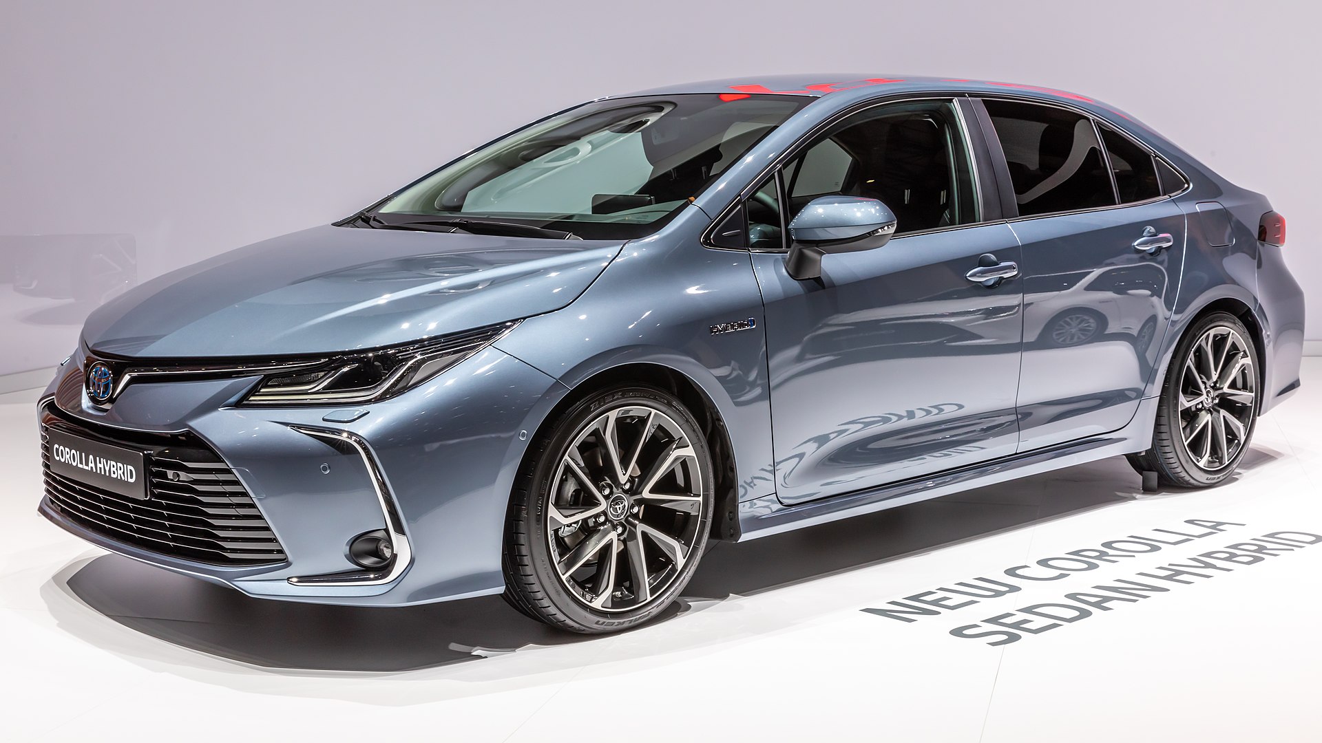 Toyota Corolla E210 Hybrid sedan dış görünümü