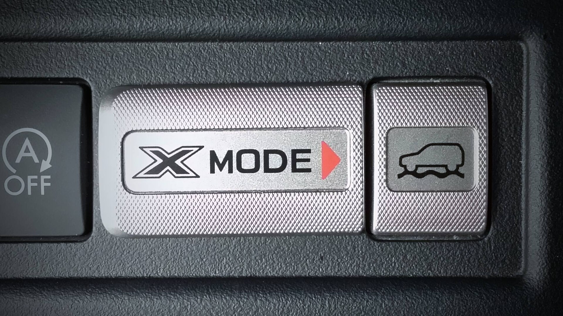 Forester SJ kabininde X-Mode düğmesi