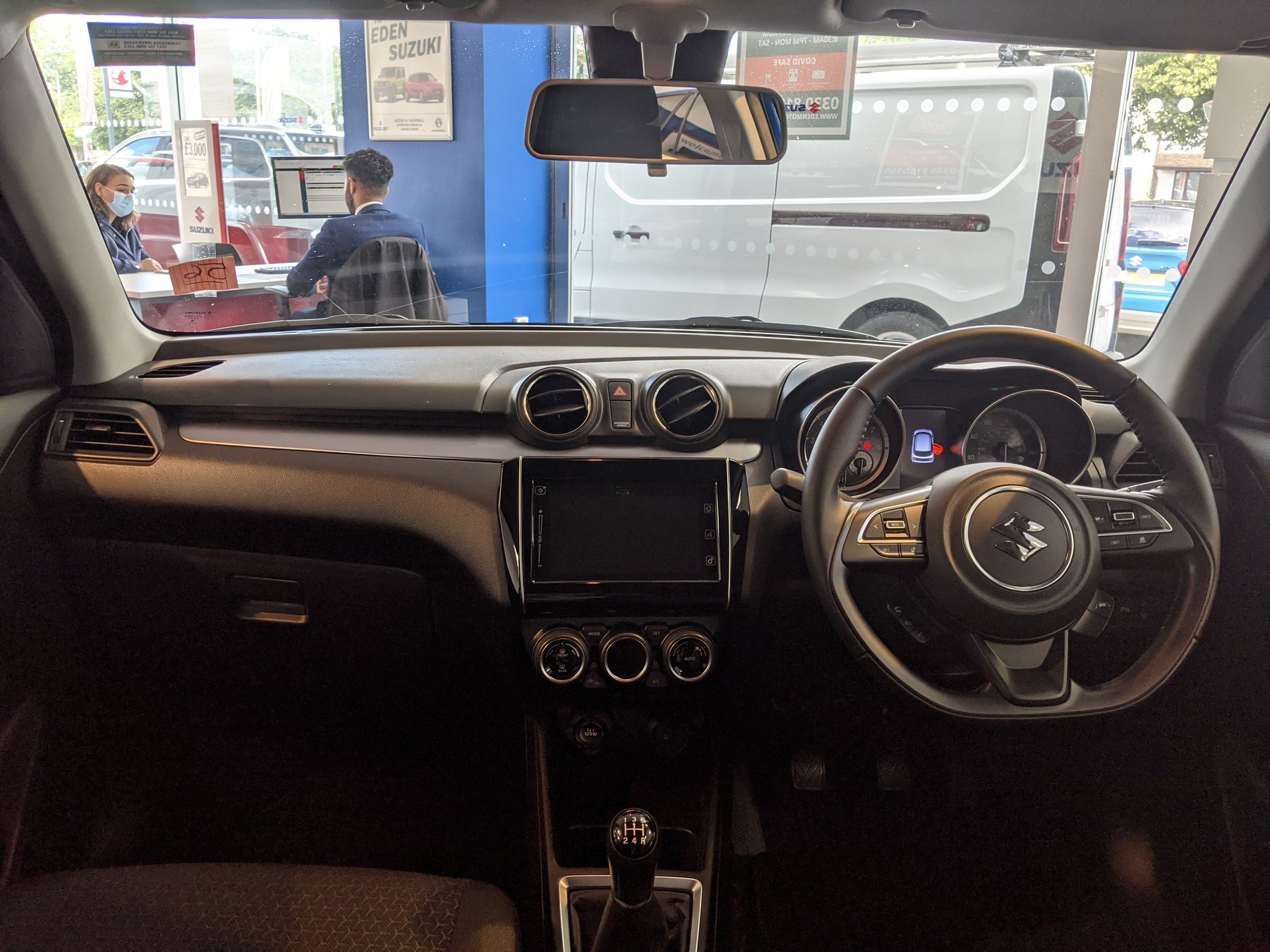 Suzuki Swift mild hibrit iç mekânı