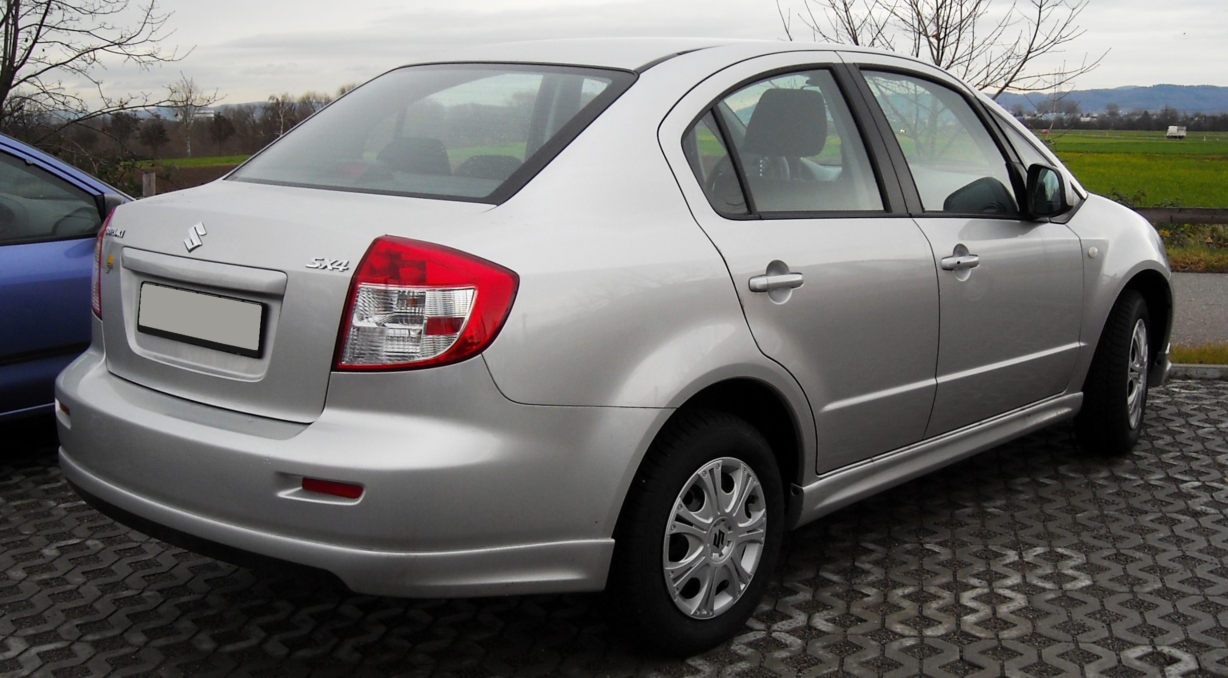 Suzuki SX4 sedan arka görünüm