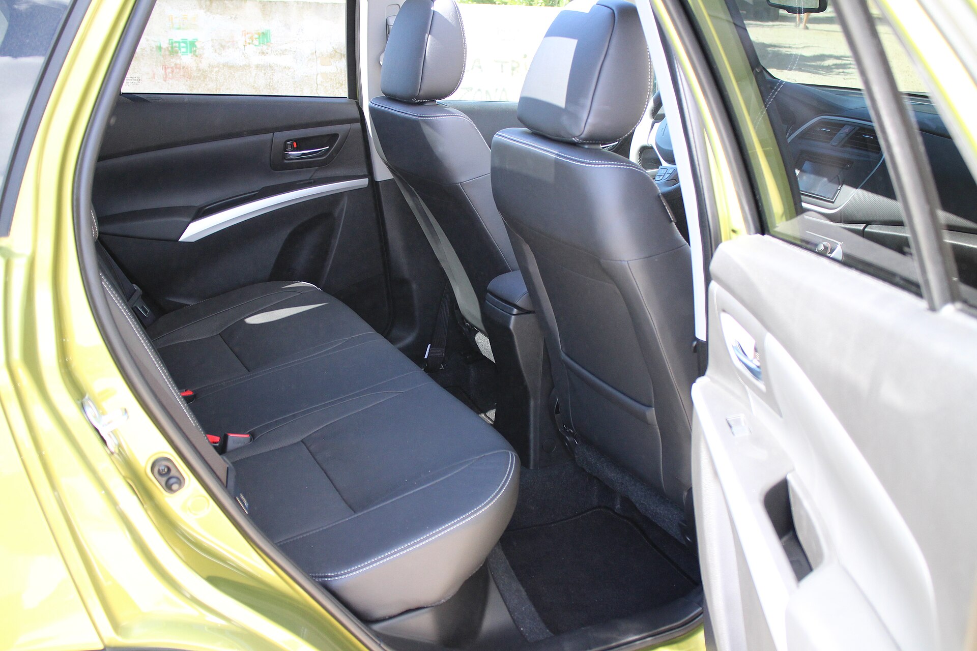 Suzuki SX4 S-Cross dış gövde görünümü