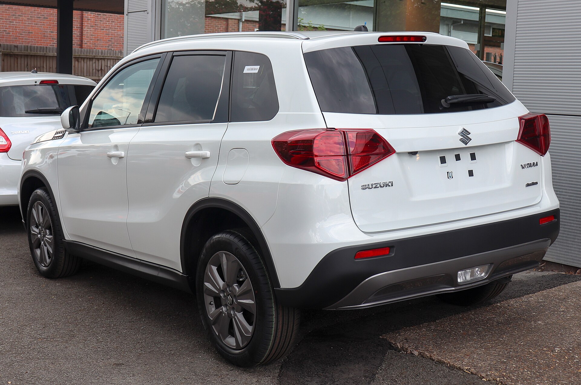2019 makyajlı Suzuki Vitara arka görünümü