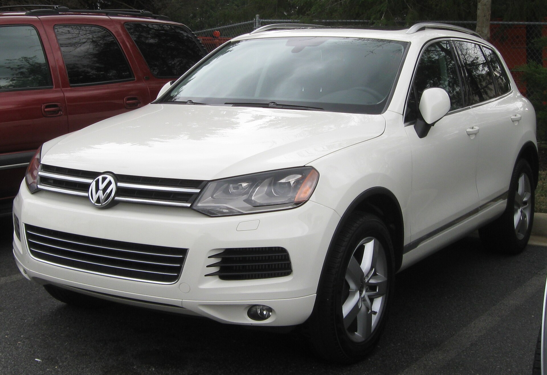 2011 Volkswagen Touareg 7P ön görünüm
