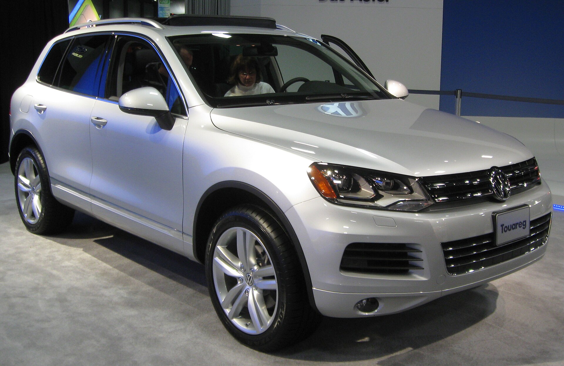 Volkswagen Touareg 7P Washington DC görünümü