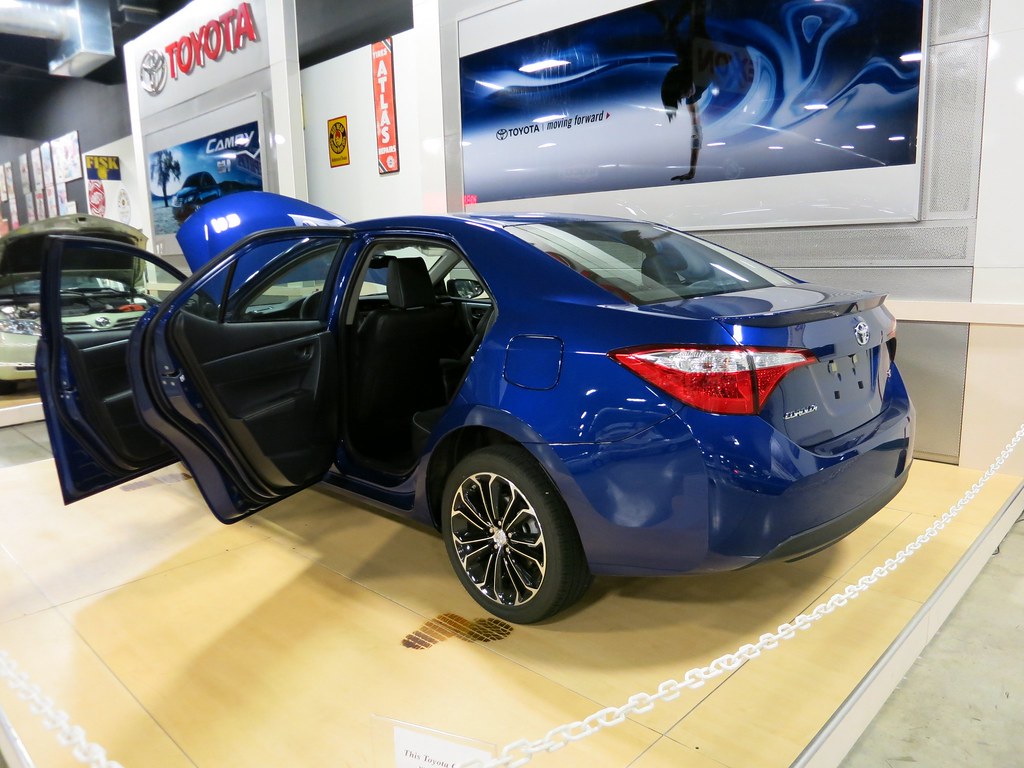 Toyota Corolla E170 Alım Rehberi: Valvematic, CVT ve LPG: dış görünüm ve gövde ayrıntısı 4