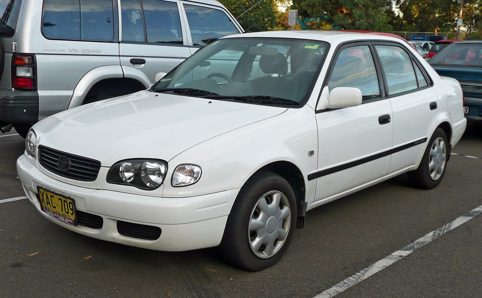 Toyota Corolla E110 sedan ön üç çeyrek