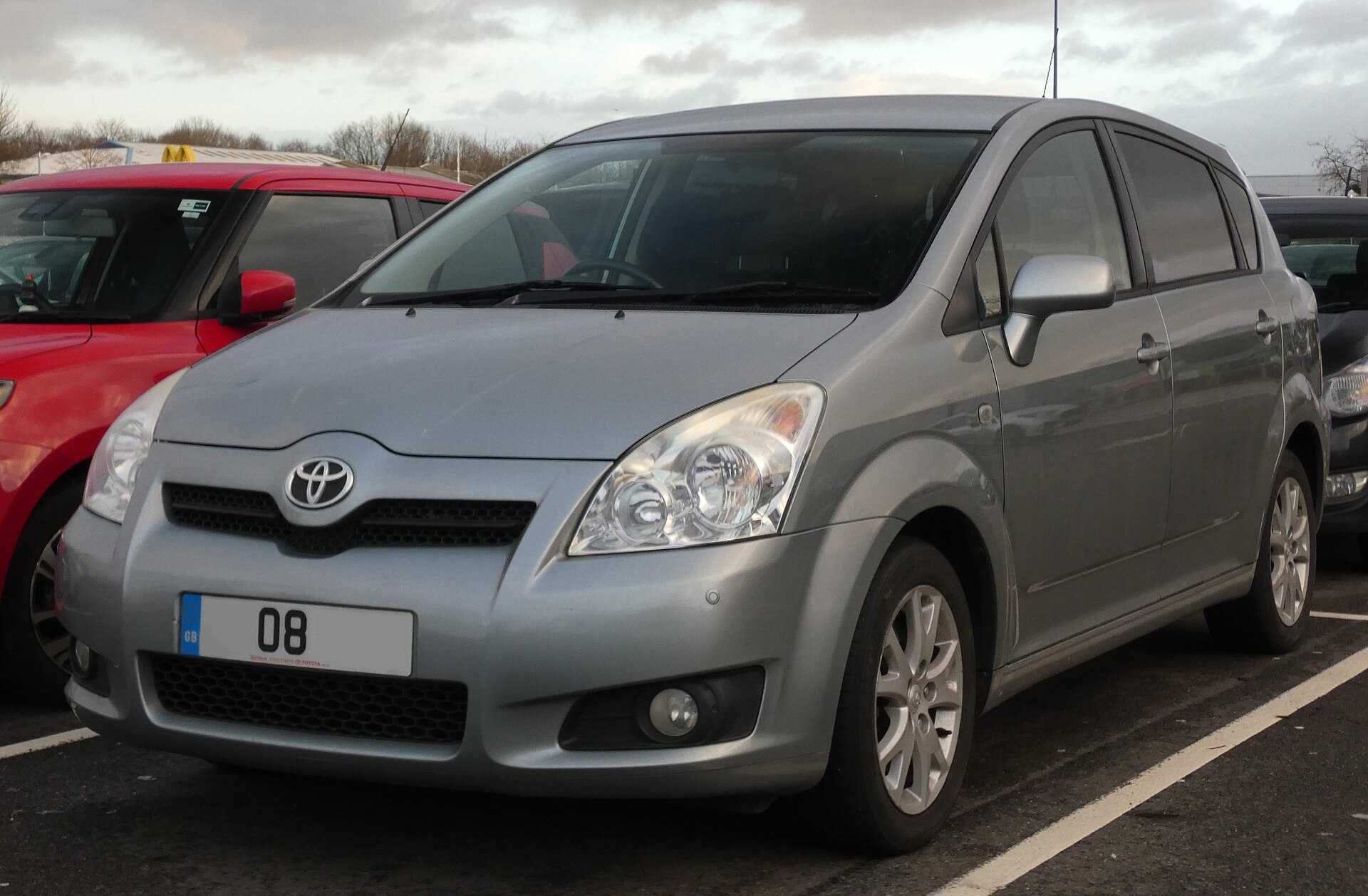 Toyota Corolla Verso AR10 makyajlı ön tasarım