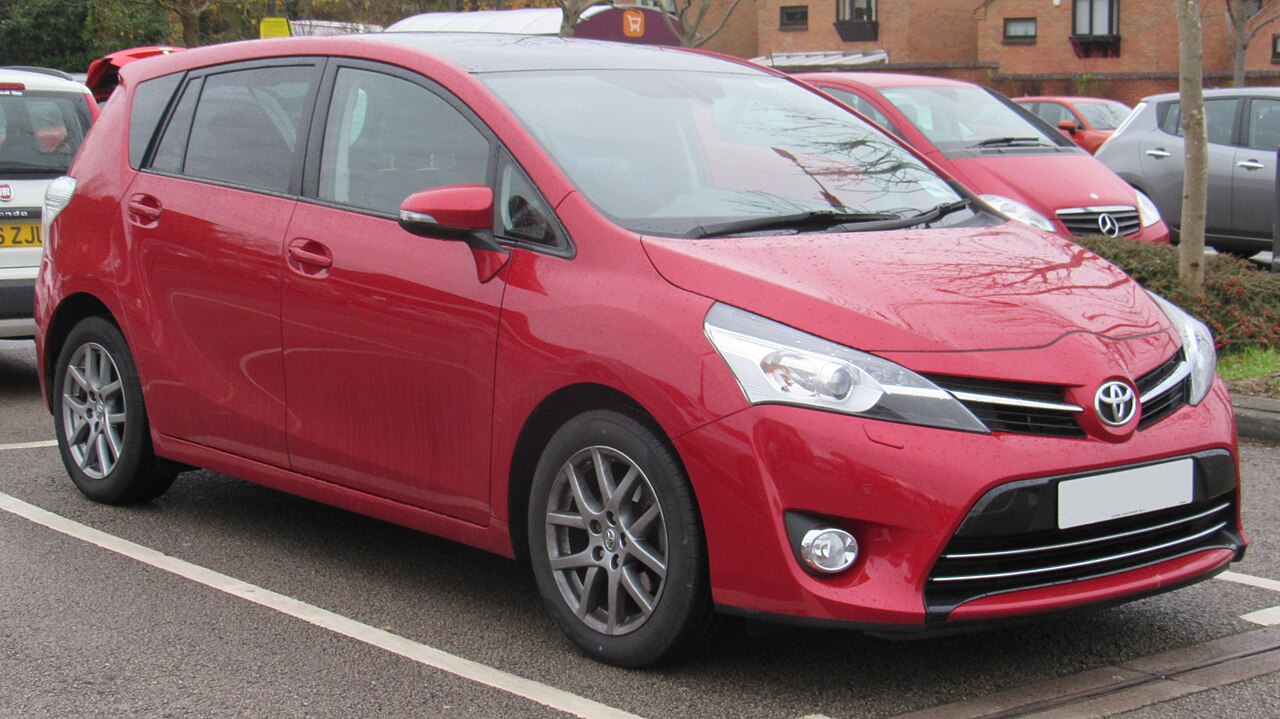 Makyajlı Toyota Verso 1.6 D-4D ön görünüm
