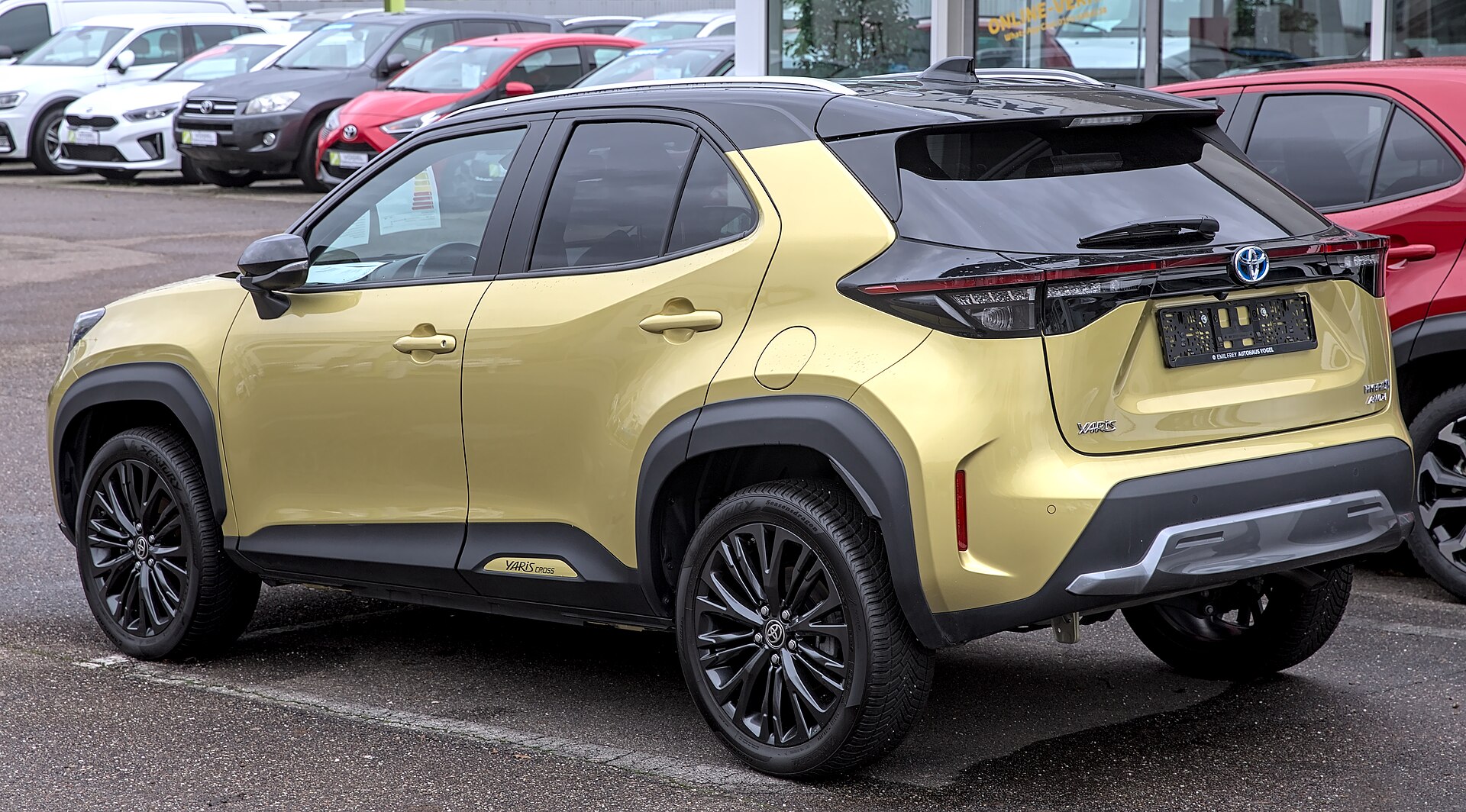 Toyota Yaris Cross yan gövde ve jant