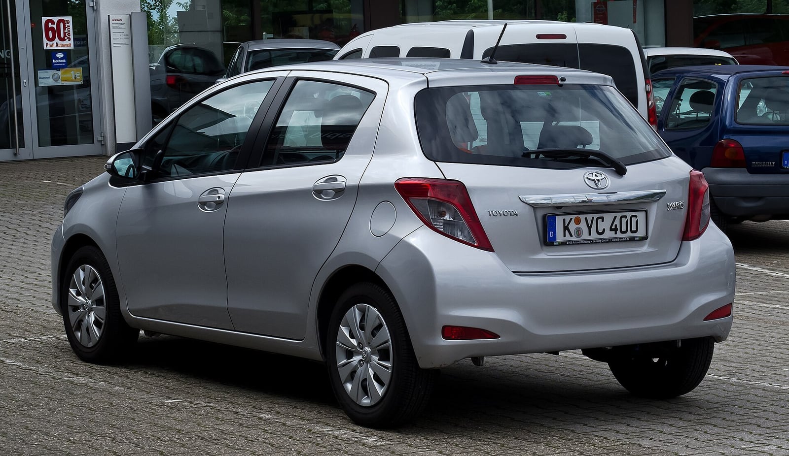 Toyota Yaris XP130 arka görünümü