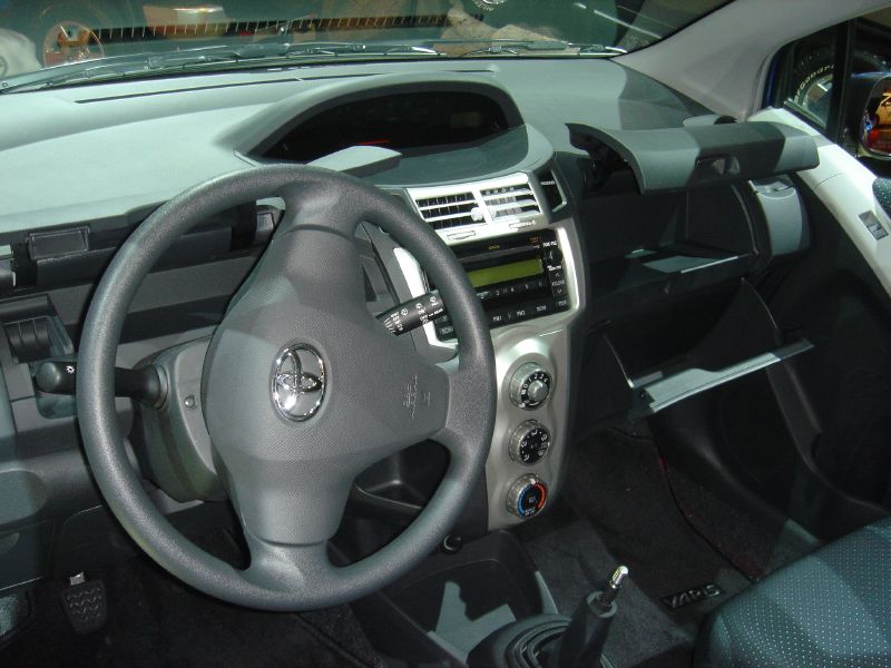 Toyota Yaris XP90 iç mekânı, ABD pazarı