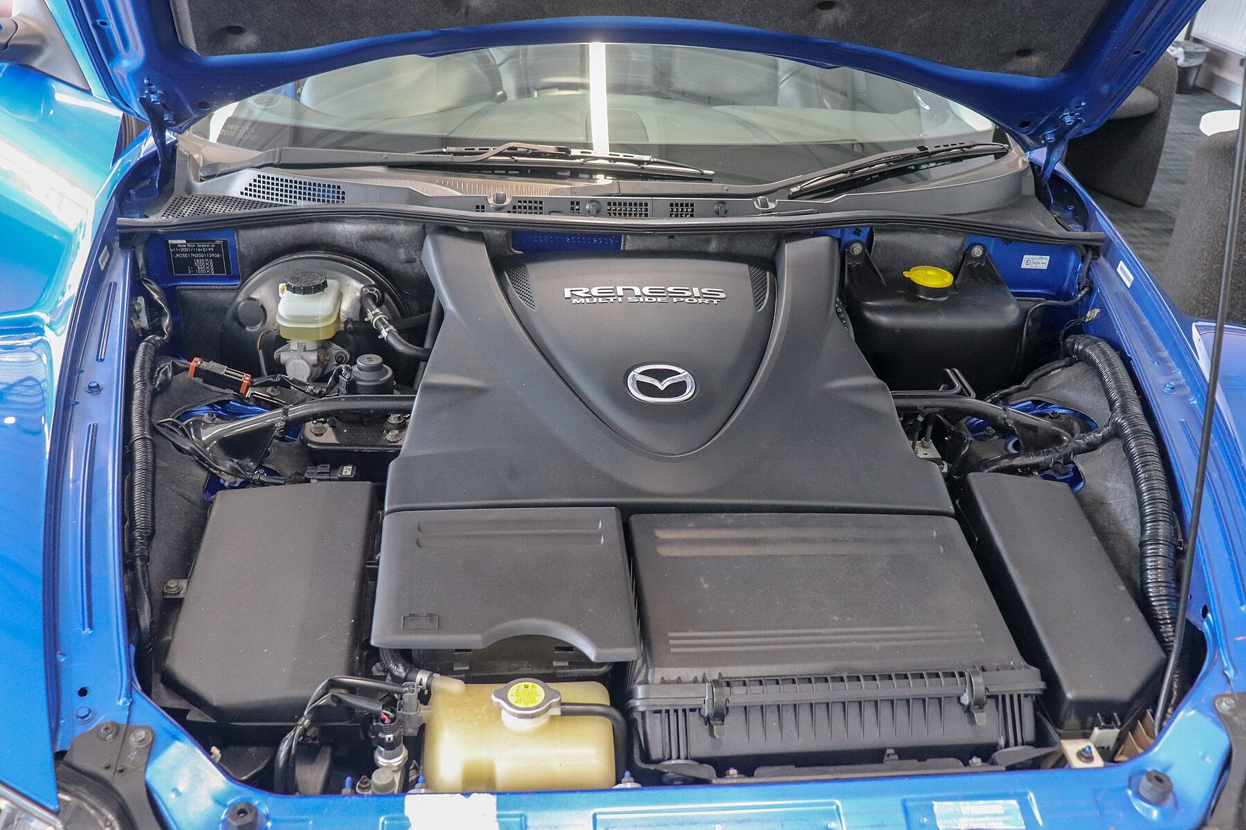 Mazda RX-8 Renesis motor bölmesi