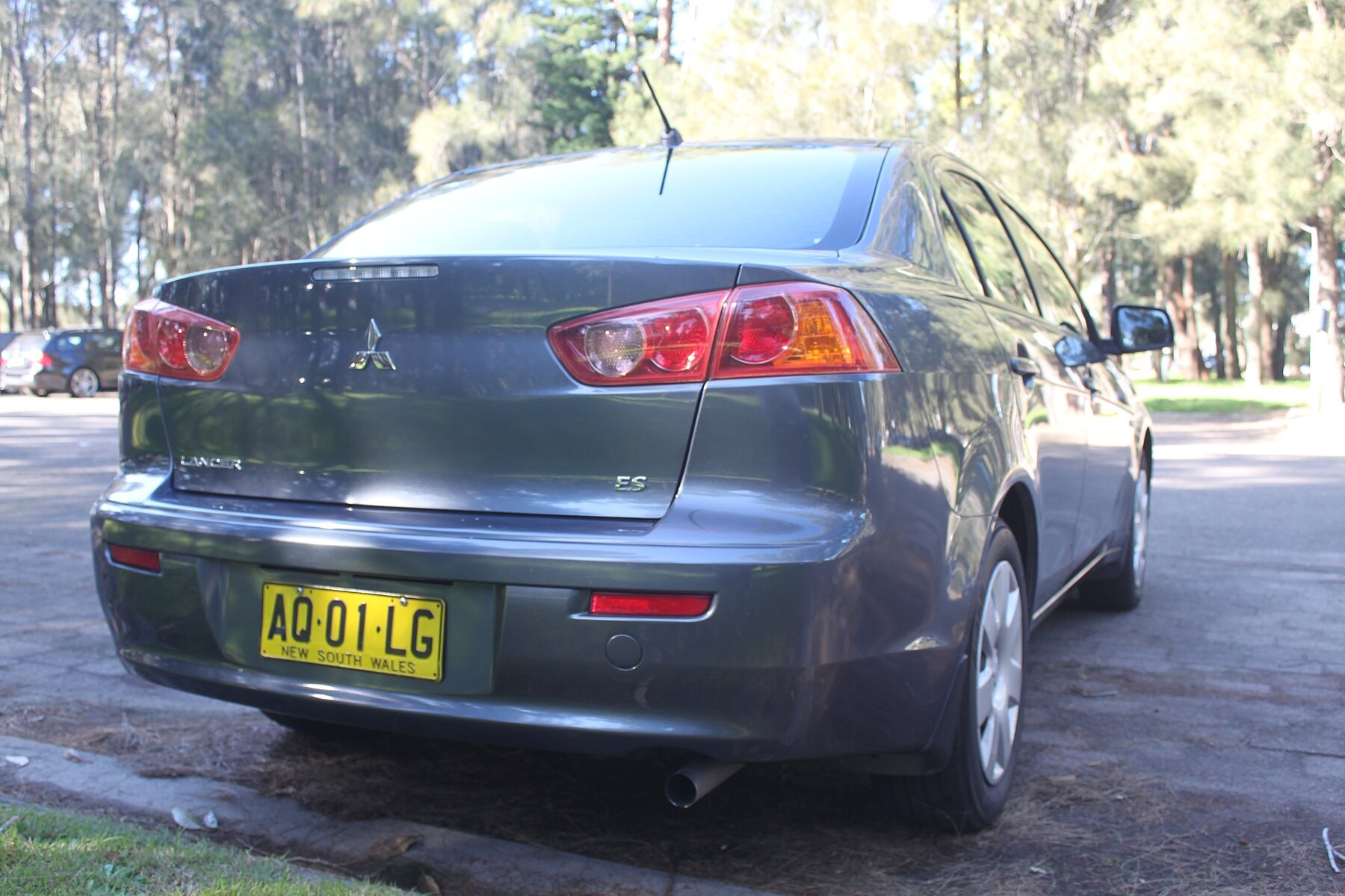 Mitsubishi Lancer CY arka üç çeyrek görünüm