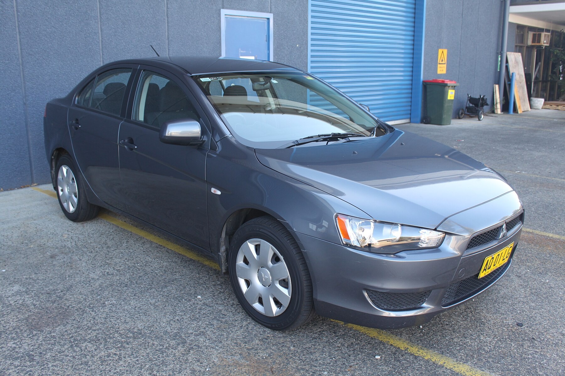 Mitsubishi Lancer CY ön üç çeyrek görünüm