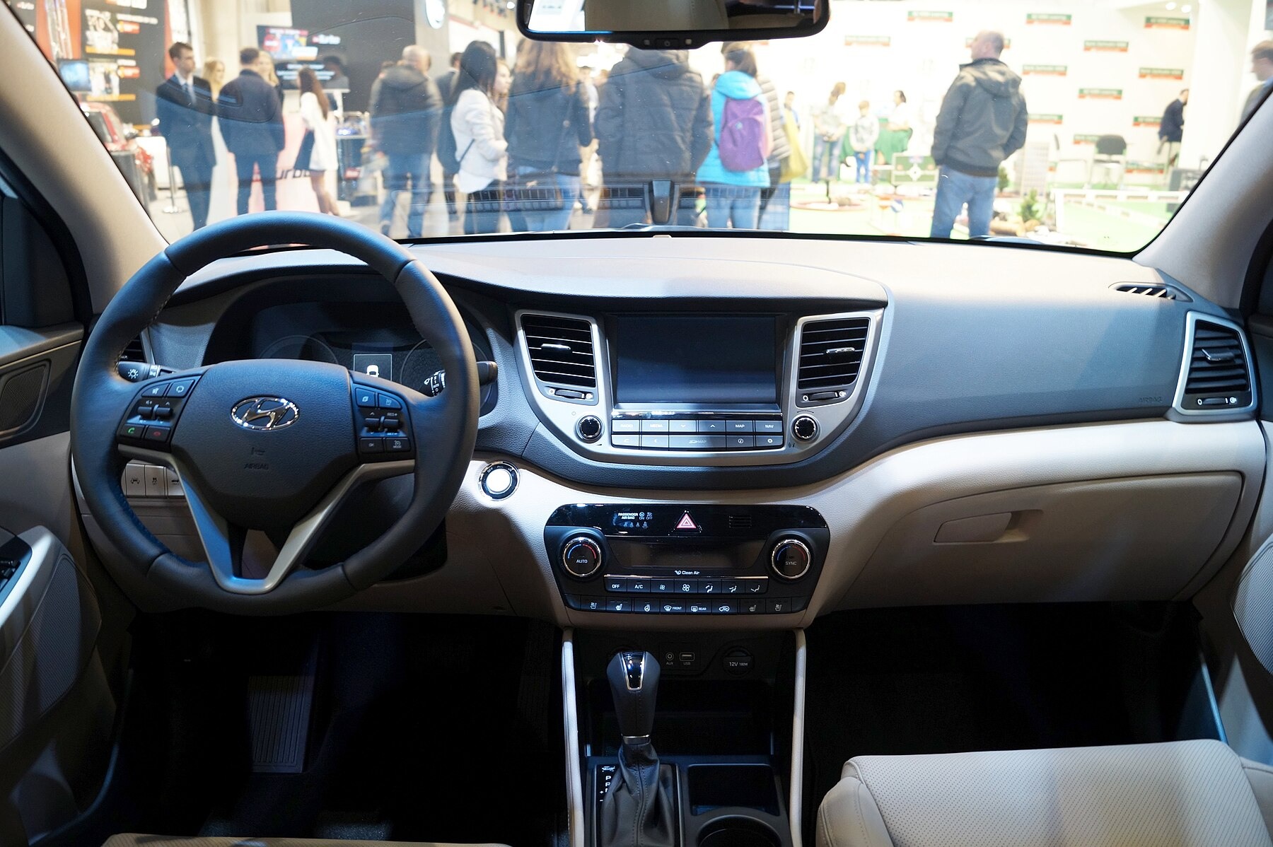Hyundai Tucson TL makyaj öncesi sürücü kabini