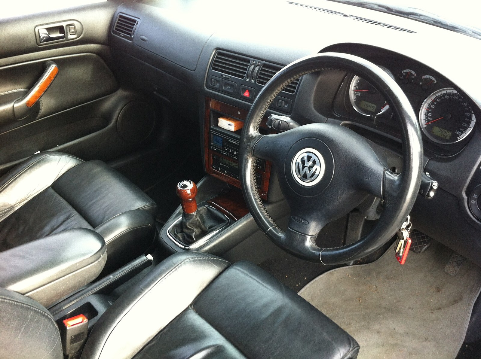 Volkswagen Bora sağdan direksiyonlu iç mekân