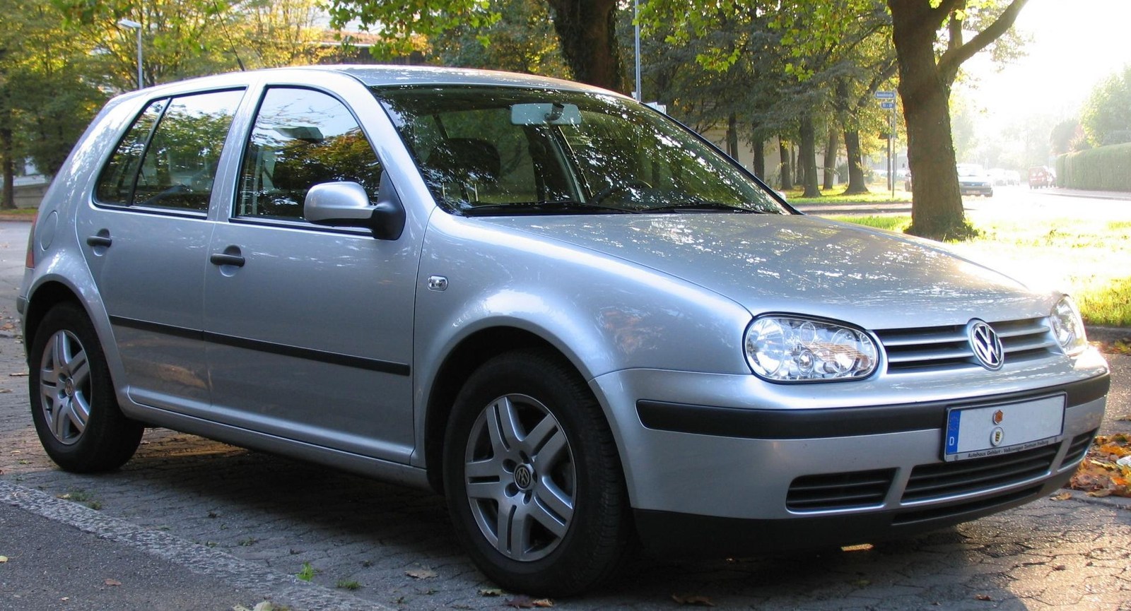 Volkswagen Golf 4 Alım Rehberi: 1.6, 1.9 TDI ve 01M Otomatik kapak görseli