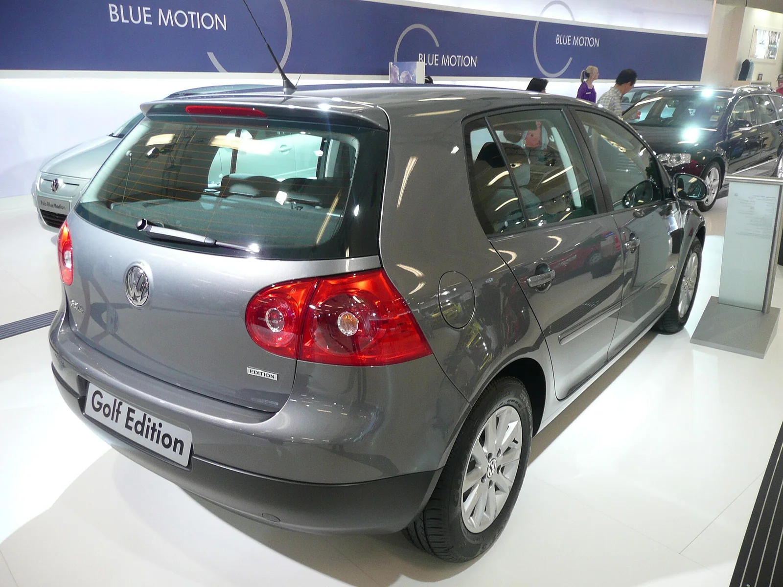 Volkswagen Golf 5 arkadan üç çeyrek görünüm