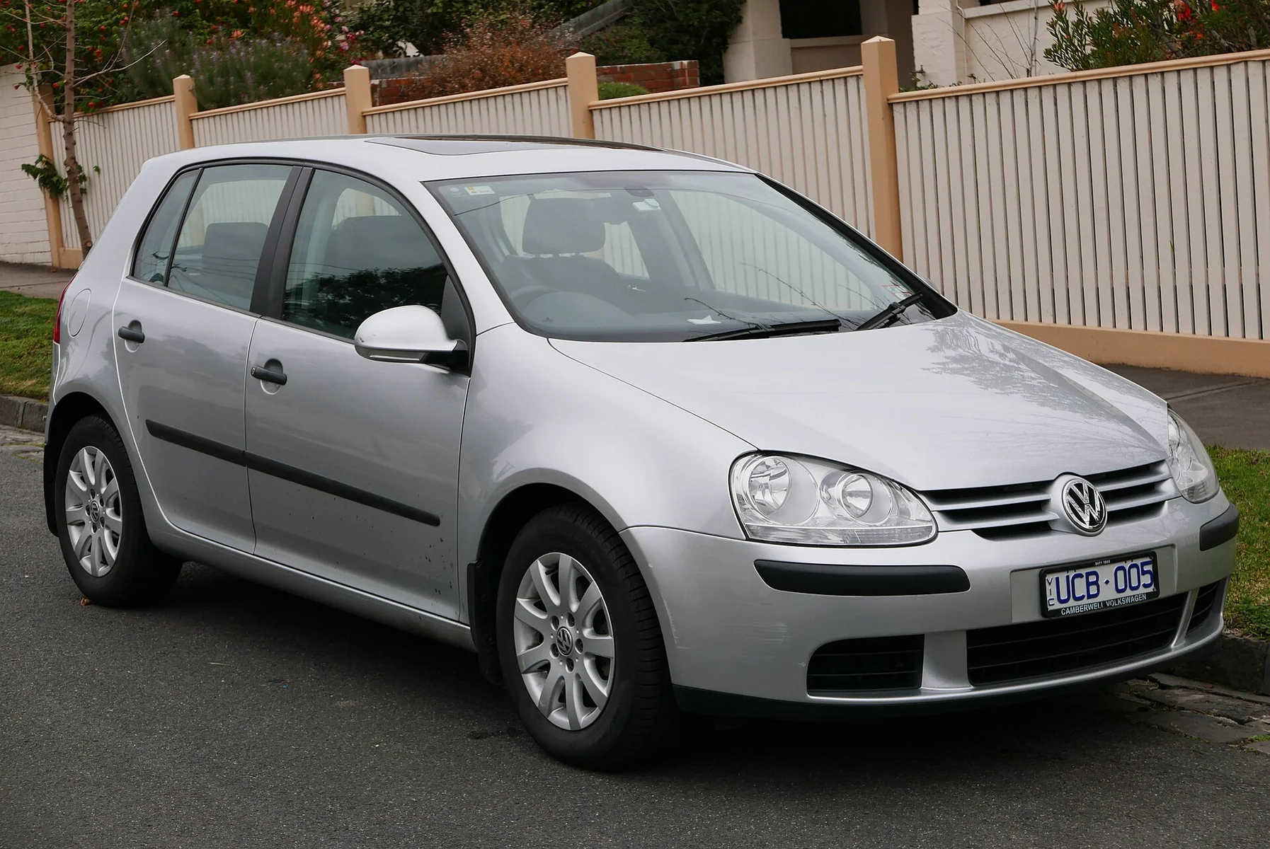 Volkswagen Golf 5 Alınır mı? 1.6 MPI, FSI, TSI, TDI ve Otomatik
