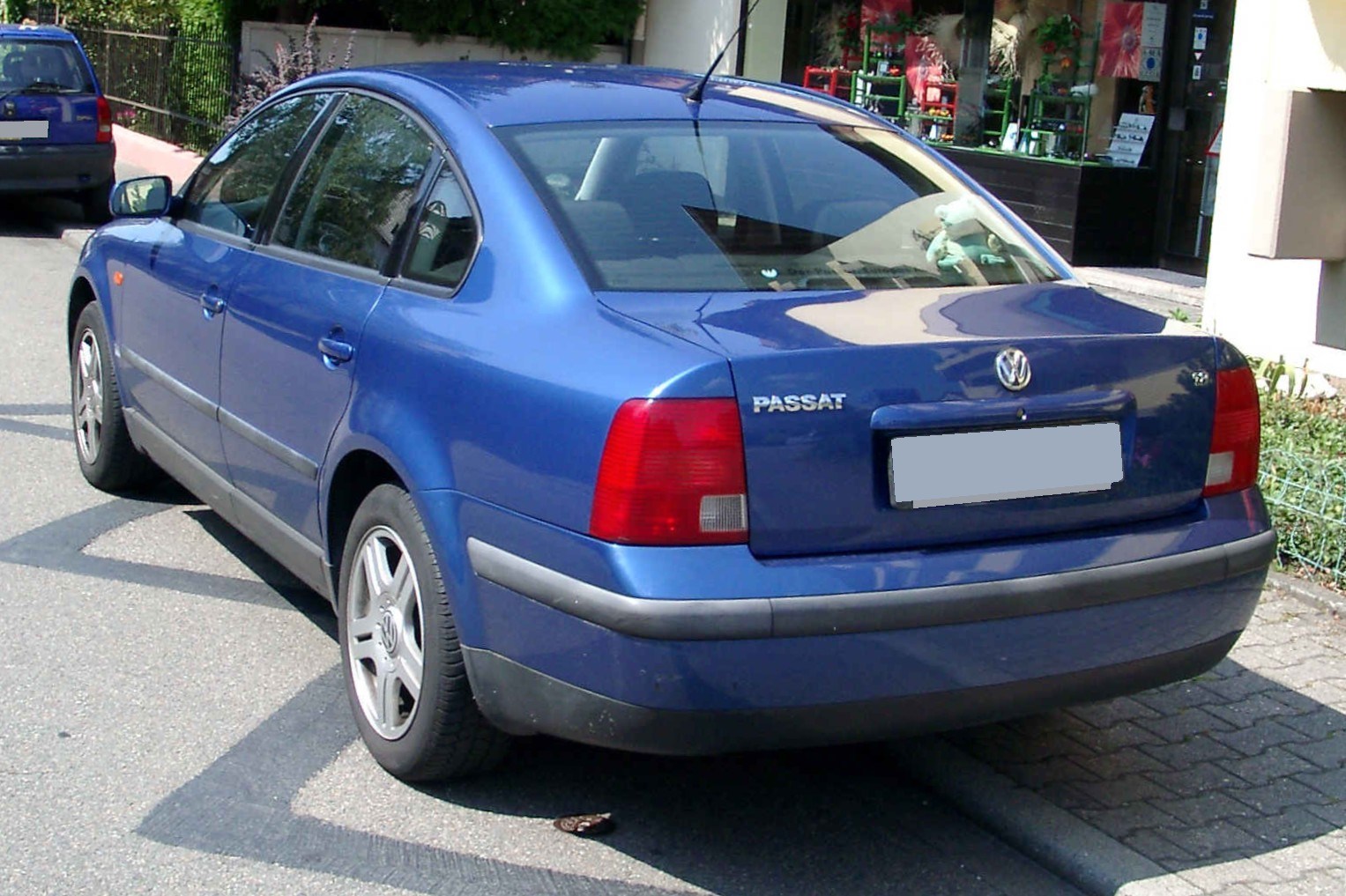 Volkswagen Passat B5 sedan arkadan